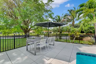 2425 NW 26th St, Boca Raton, FL 33431 - Photo 28