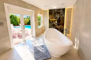 800 SE 11th Ct, Fort Lauderdale, FL 33316 - Photo 8
