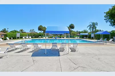 4 Knightsbridge Lane, Boynton Beach, FL 33426 - Photo 2