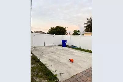 555 NW 15th Court, Pompano Beach, FL 33060 - Photo 16