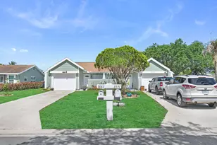 1661 SE Kestwick Ct, Port Saint Lucie, FL 34952 - Photo 2