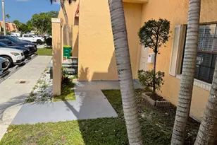 64 Canterbury Ln, Tamarac, FL 33319 - Photo 2