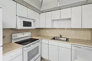 202 Piedmont E, Delray Beach, FL 33484 - Photo 10