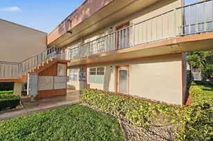 202 Piedmont E, Delray Beach, FL 33484 - Photo 4