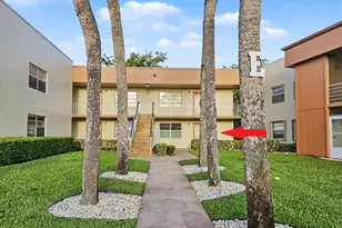 202 Piedmont E, Delray Beach, FL 33484 - Photo 2