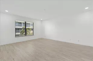 201 SW 1st St, Boca Raton, FL 33432 - Photo 18
