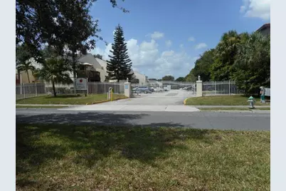 643 Executive Center Drive #Q-105, West Palm Beach, FL 33401 - Photo 8