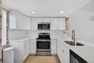 1020 Lake Shore Dr, Lake Park, FL 33403 - Photo 22