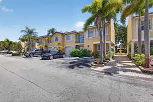 1020 Lake Shore Dr, Lake Park, FL 33403 - Photo 8