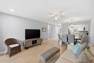 2680 Barkley Dr E, West Palm Beach, FL 33415 - Photo 10