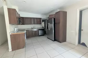 490 Tulip Tree Dr, Lake Worth, FL 33462 - Photo 4
