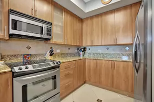 2625 NE 14th Ave, Wilton Manors, FL 33334 - Photo 12
