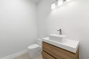 821 SW 1st St, Fort Lauderdale, FL 33312 - Photo 8