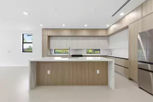 821 SW 1st St, Fort Lauderdale, FL 33312 - Photo 10