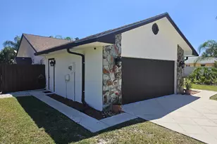 109 Gibraltar St, Royal Palm Beach, FL 33411 - Photo 2