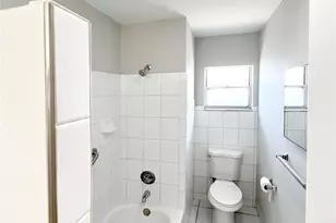 121 SW 15th St, Pompano Beach, FL 33060 - Photo 10