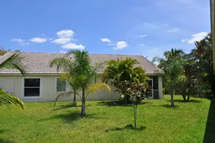 1592 Carriage Brooke Dr, Wellington, FL 33414 - Photo 4