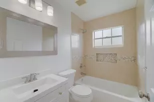 1070 Sweet Briar Pl, Wellington, FL 33414 - Photo 16