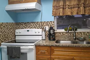 2569 Dudley Dr W, West Palm Beach, FL 33415 - Photo 10
