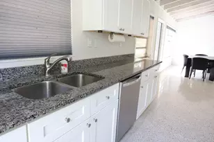 151 Henning Dr, West Palm Beach, FL 33406 - Photo 14