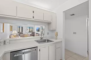 3138 Via Poinciana, Lake Worth, FL 33467 - Photo 6