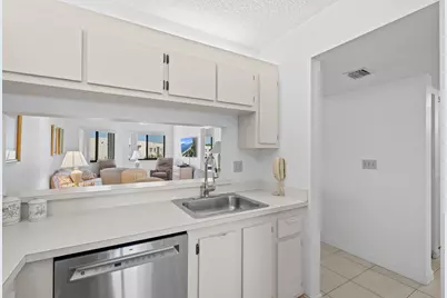 3138 Via Poinciana #410, Lake Worth, FL 33467 - Photo 6
