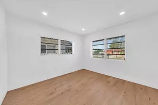 4719 E 8th Ct, Hialeah, FL 33013 - Photo 20