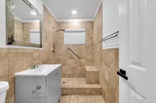 4719 E 8th Ct, Hialeah, FL 33013 - Photo 22