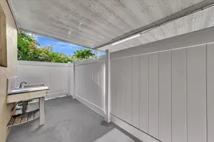 4719 E 8th Ct, Hialeah, FL 33013 - Photo 38