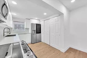 4719 E 8th Ct, Hialeah, FL 33013 - Photo 10