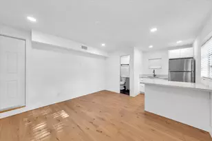 4719 E 8th Ct, Hialeah, FL 33013 - Photo 32