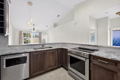 2620 E Aragon Boulevard #3, Sunrise, FL 33313 - Photo 2