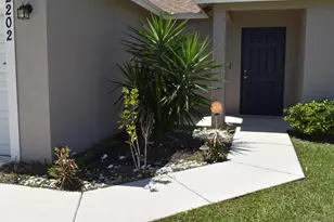 2202 SE Lucaya St, Port Saint Lucie, FL 34952 - Photo 2
