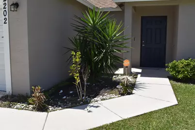 2202 SE Lucaya Street, Port Saint Lucie, FL 34952 - Photo 2