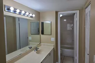 711 N Pine Island Rd, Plantation, FL 33324 - Photo 16