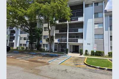 711 N Pine Island Road #213, Plantation, FL 33324 - Photo 2