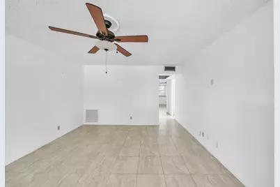 89 Canterbury D, West Palm Beach, FL 33417 - Photo 10