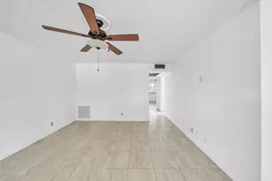 89 Canterbury D, West Palm Beach, FL 33417 - Photo 10