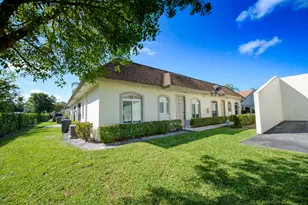 11893 Sturbridge Ln, Wellington, FL 33414 - Photo 2