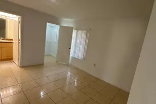 2405 NW 33rd St, Oakland Park, FL 33309 - Photo 22