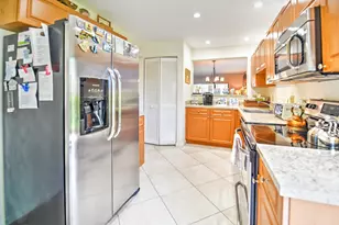 28 W Stratford Ln, Boynton Beach, FL 33436 - Photo 2