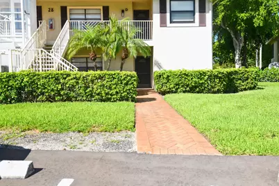 28 W Stratford Ln #C, Boynton Beach, FL 33436 - Photo 1