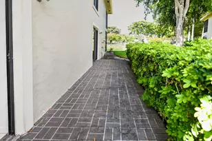 28 W Stratford Ln, Boynton Beach, FL 33436 - Photo 24