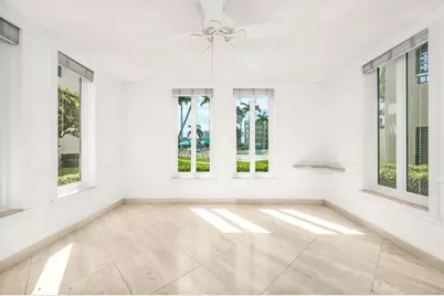 100 SE 5th Avenue #107, Boca Raton, FL 33432 - Photo 6