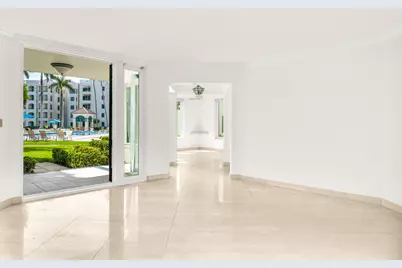 100 SE 5th Avenue #107, Boca Raton, FL 33432 - Photo 8