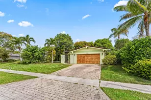 2753 NW 34th St, Boca Raton, FL 33434 - Photo 2