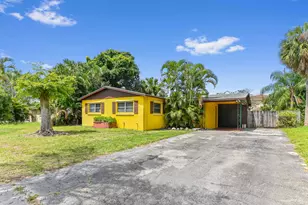 877 Sarazen Dr, West Palm Beach, FL 33413 - Photo 1