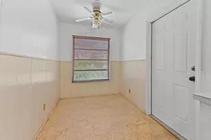 877 Sarazen Dr, West Palm Beach, FL 33413 - Photo 18