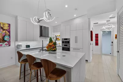 21 NE 25th Street, Wilton Manors, FL 33305 - Photo 2