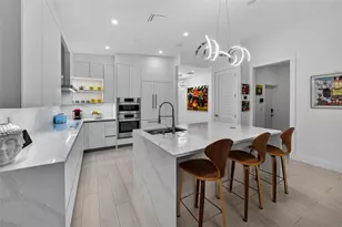 21 NE 25th St, Wilton Manors, FL 33305 - Photo 4